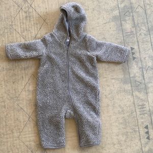Baby Gap 6-12 month fleece bunting suit